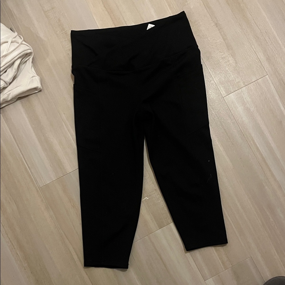 Woman’s Black Crossover Leggings